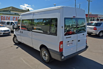 2011 Ford Transit VM Bus Image 3