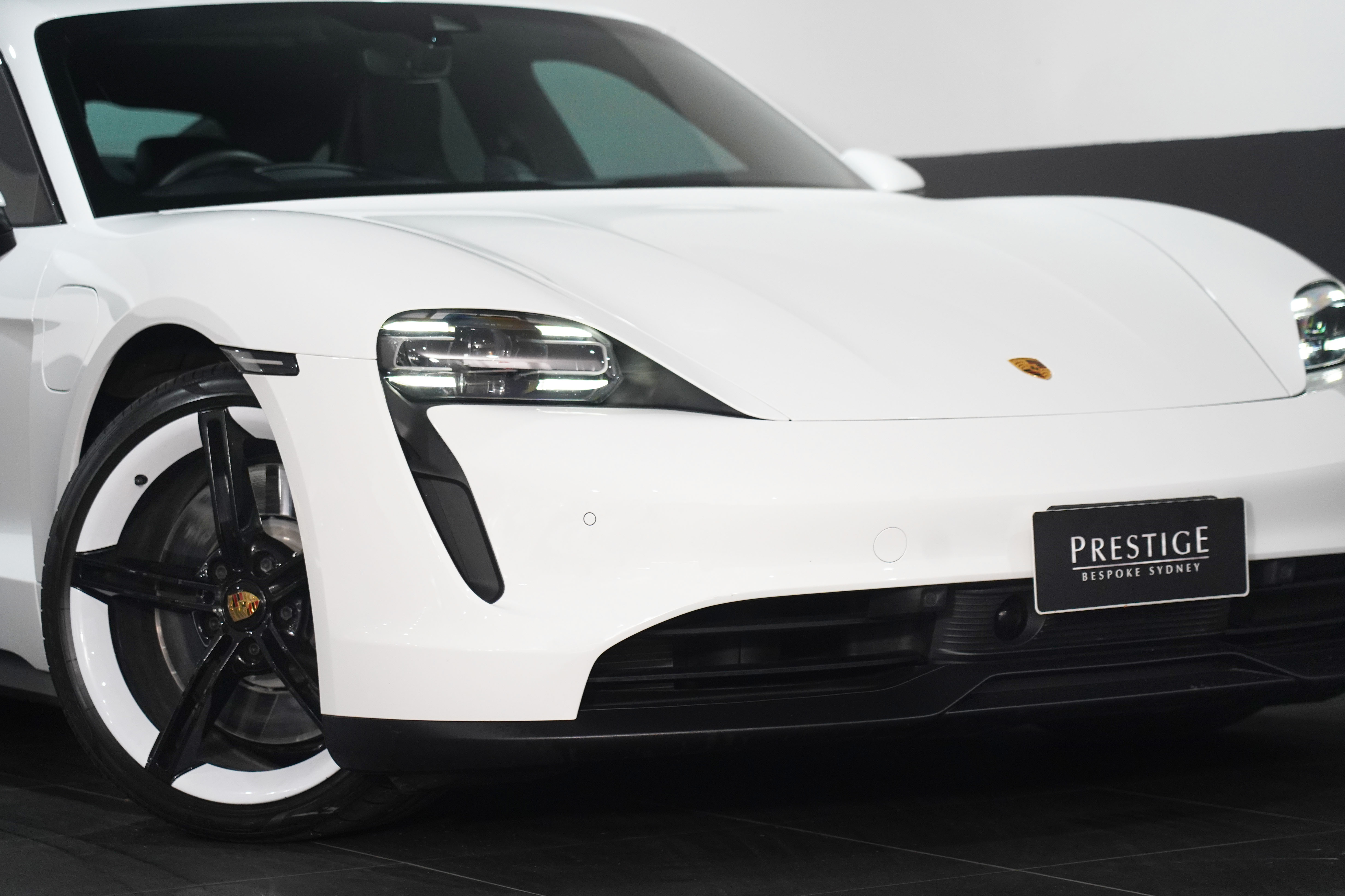 2021 Porsche Taycan 4S Coupe Image 13