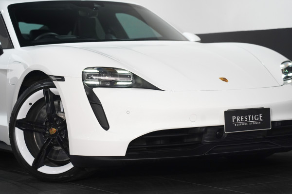2021 Porsche Taycan 4S Coupe Image 13