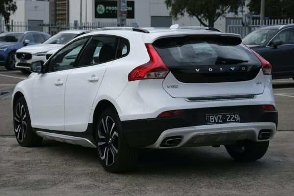 2016 MY17 Volvo V40 Cross Country M Series MY17 D4 Adap Geartronic Inscription Hatch Image 3