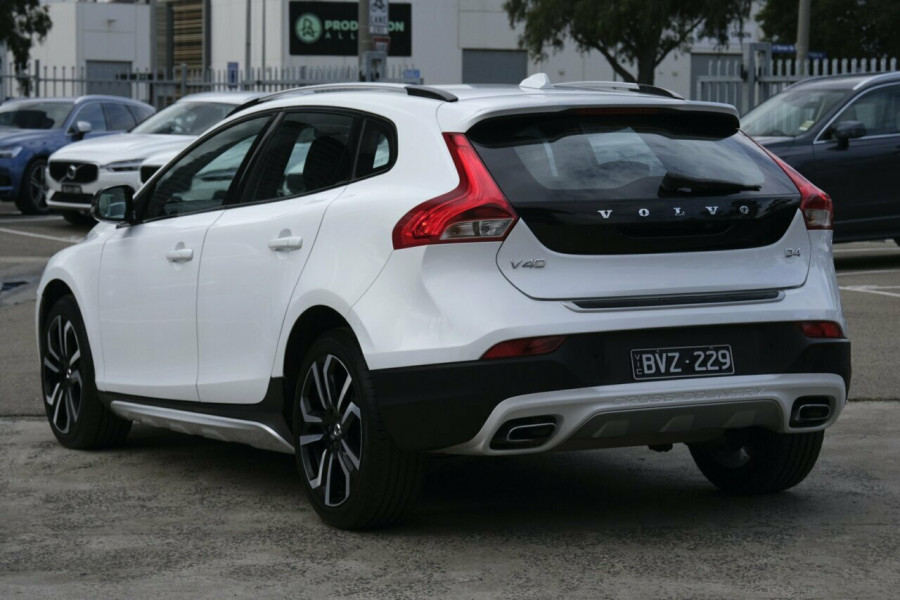 2016 MY17 Volvo V40 Cross Country M Series MY17 D4 Adap Geartronic Inscription Hatch