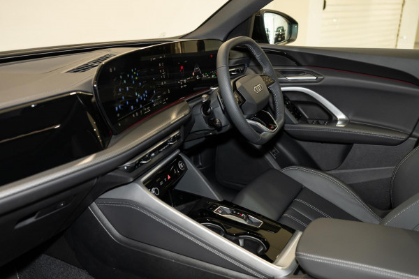 2026 Audi Q5 e-hybrid 270kW SUV image 8