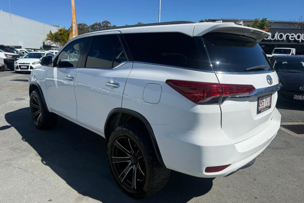 2016 Toyota Fortuner GUN156R Crusade SUV Image 9