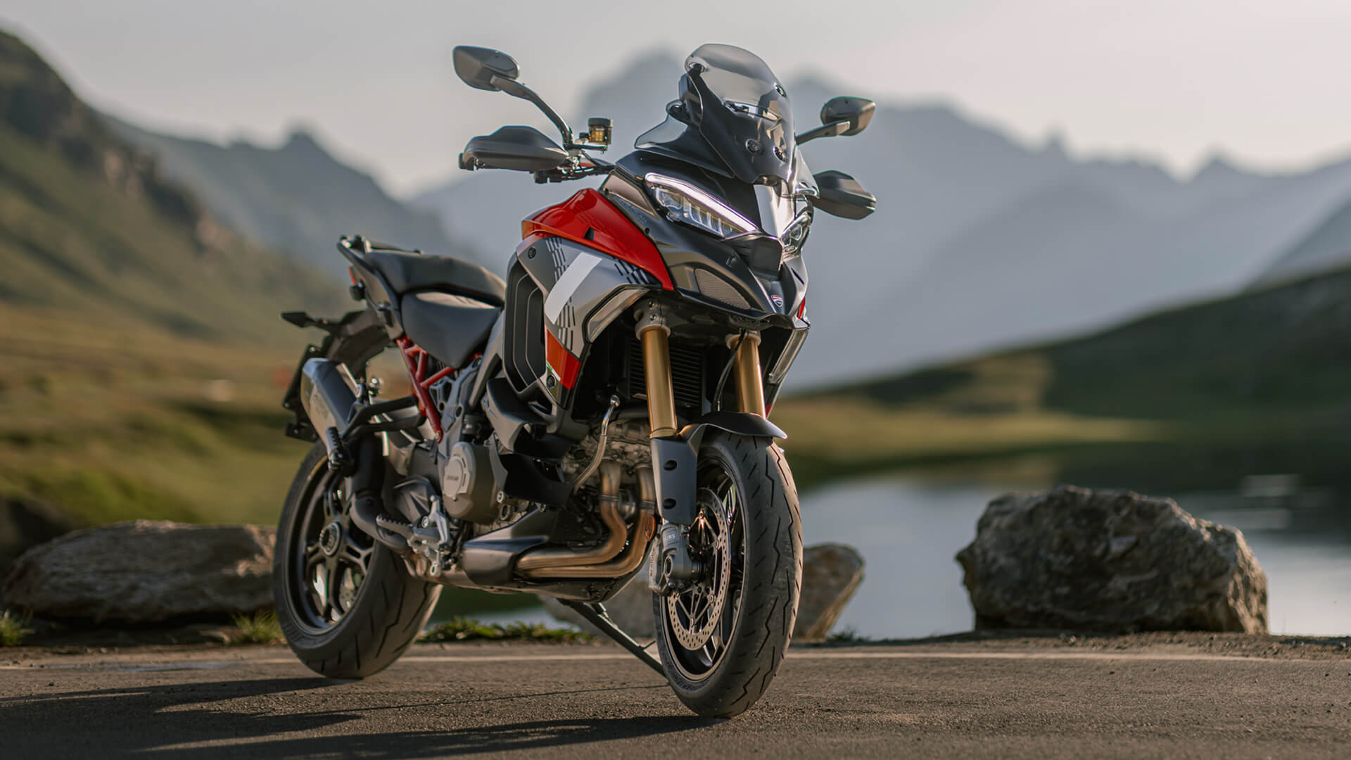 New Ducati V4 Pikes Peak Image