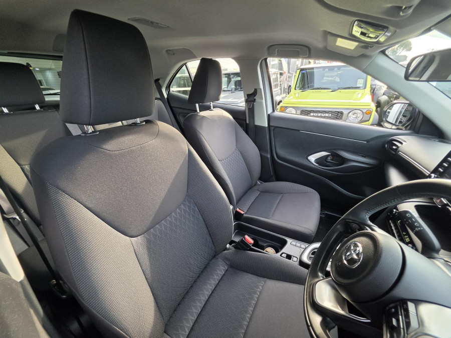 2023 Toyota Yaris Cross MXPB10R GX SUV Image 14