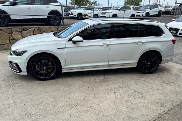 2021 Volkswagen Passat B8 206TSI R-Line Wagon Image 9
