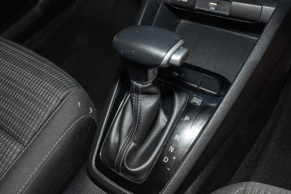 2021 MY22 Kia Stonic YB Sport SUV Image 13