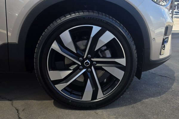 2023 Volvo XC40 XZ Ultimate B5 Dark SUV Image 26