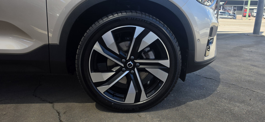 2023 Volvo XC40 XZ Ultimate B5 Dark SUV Image 26