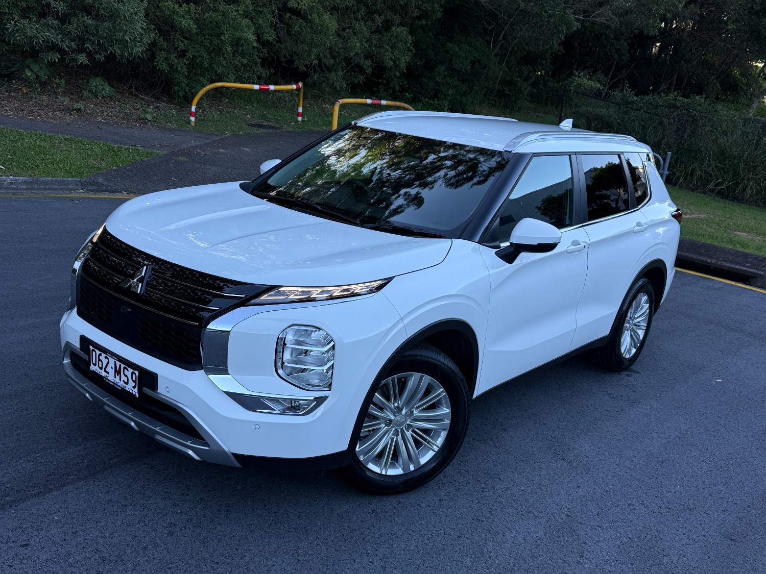2023 MY24 Mitsubishi Outlander ZM LS SUV Image 6