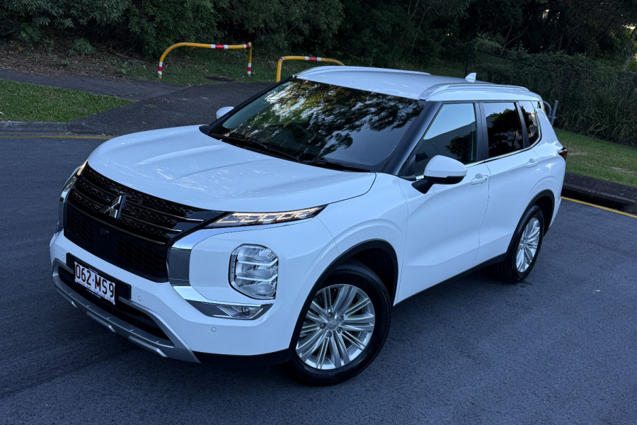 2023 MY24 Mitsubishi Outlander ZM LS SUV Image 6