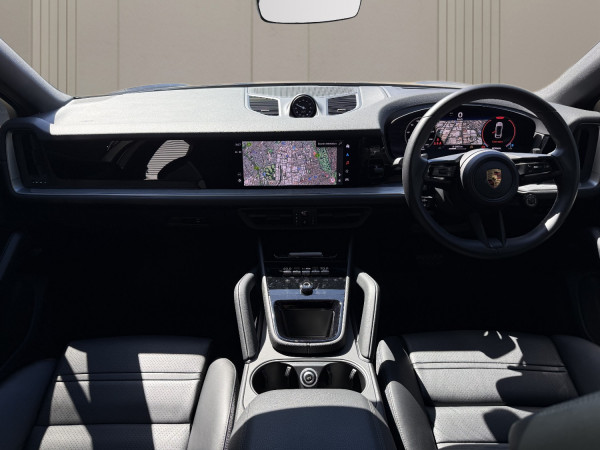 2024 Porsche Cayenne SUV image 10