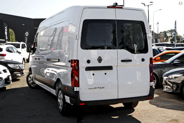 2026 Renault Master XDD  Van Image 4