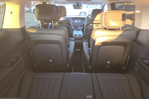2026 GAC M8 PHEV  Luxury People Mover Image 26