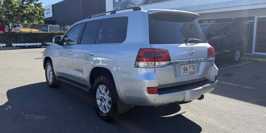 2019 Toyota LandCruiser VDJ200R VX SUV Image 7