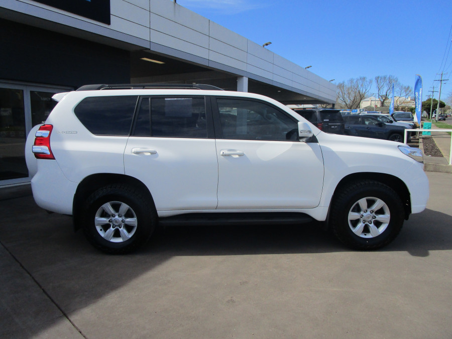 2015 Toyota LandCruiser Prado GDJ150R GXL SUV Image 7