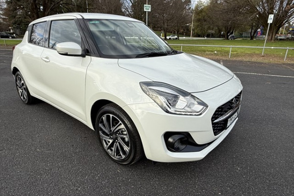 2021 Suzuki Swift GLX SUV Image 1