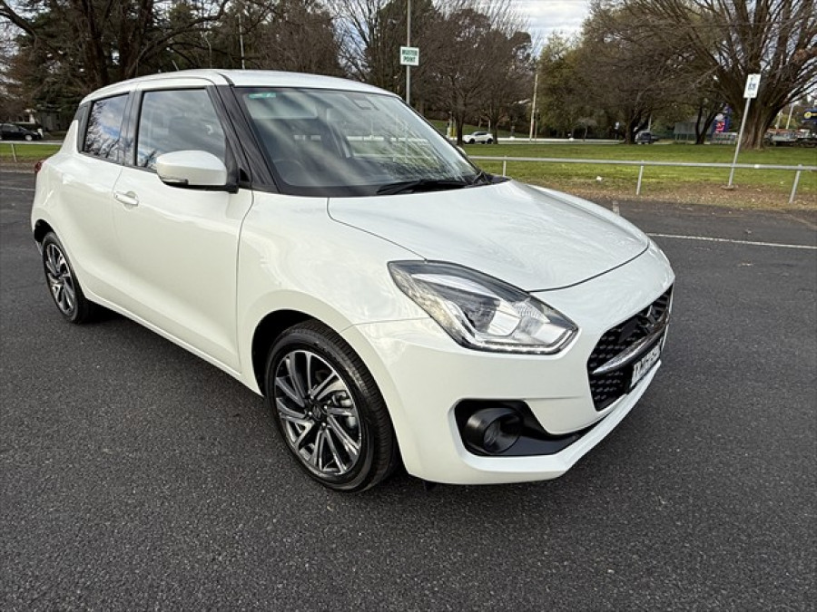 2021 Suzuki Swift GLX SUV Image 1
