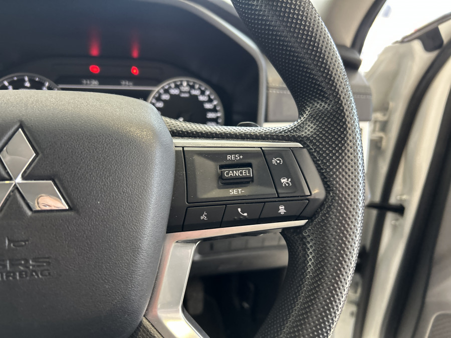 2023 MY24 Mitsubishi Outlander ZM ES SUV Image 12