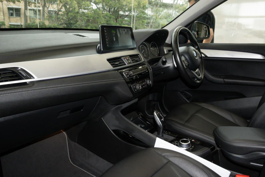 2022 BMW X1 F48 LCI sDrive20i SUV Image 8
