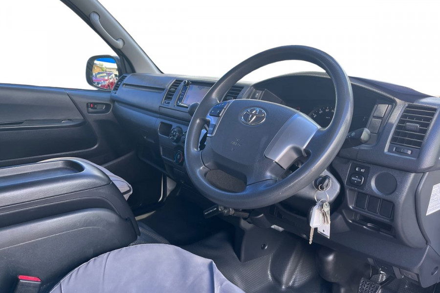 2017 MY19 Toyota HiAce LWB Van LWB Van Image 6