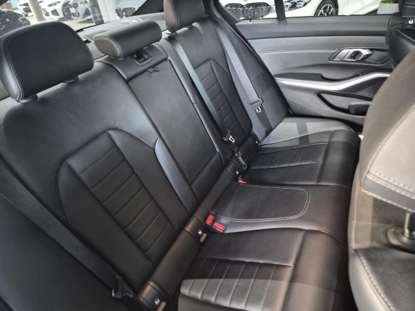 2019 BMW 3 Series G20 320i M Sport Sedan image 17