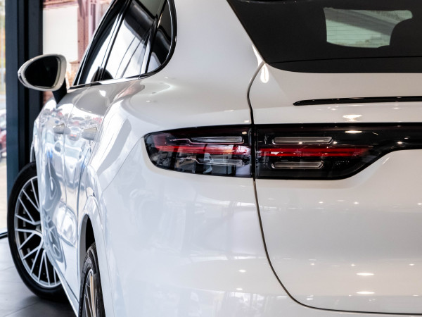 2022 MY23 Porsche Cayenne S Platinum Edition Coupe image 13