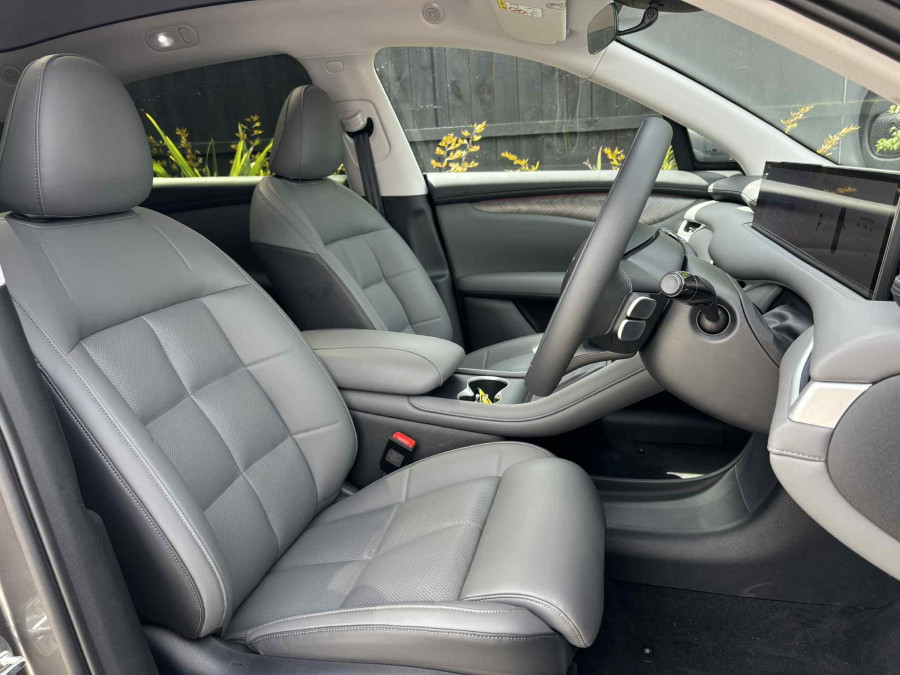 2026 MY25 MG IM6 S12L Premium SUV Image 7
