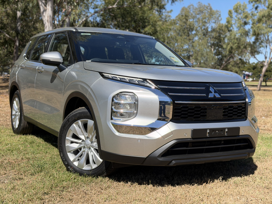 2026 Mitsubishi Outlander ZM ES SUV Image 1