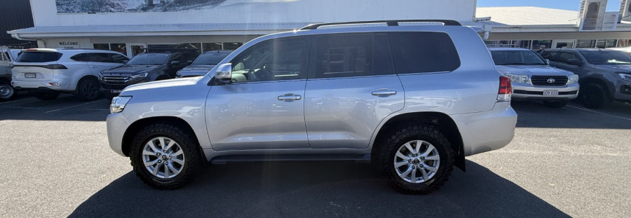 2019 Toyota LandCruiser VDJ200R VX SUV Image 6