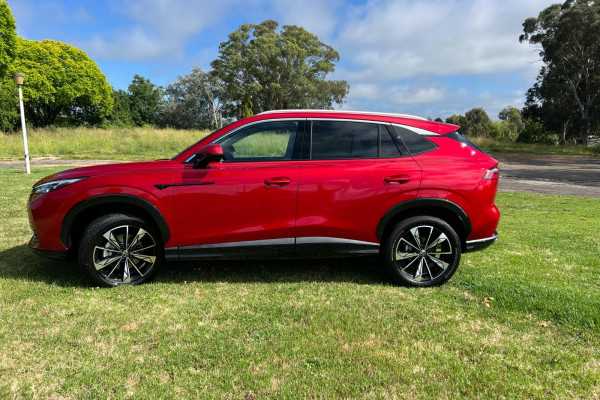 2024 MY24.5 MG HS AS33 Essence SUV