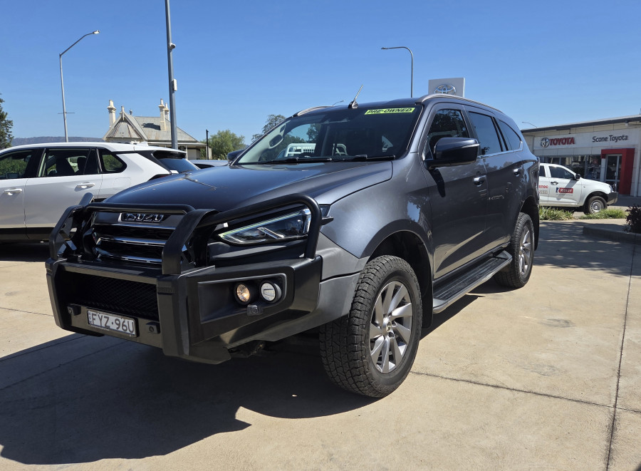 2021 Isuzu MU-X RJ LS-U SUV Image 3