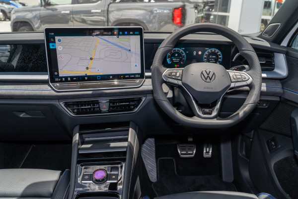 2025 Volkswagen Tayron R4 195TSI R-Line SUV image 7