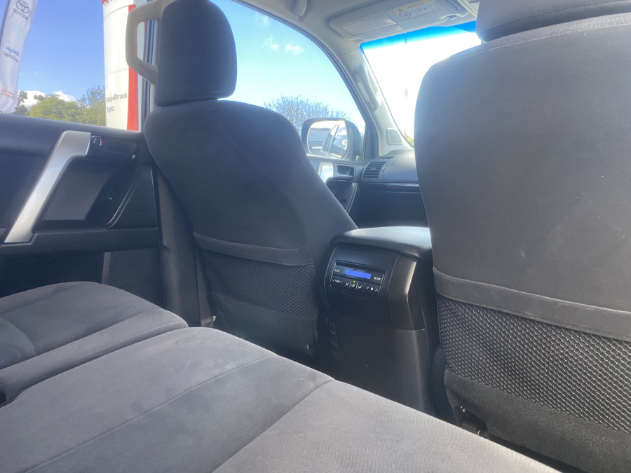 2018 Toyota LandCruiser Prado GDJ150R GXL SUV Image 18