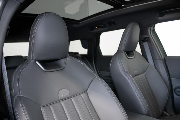2026 MINI Countryman U25 C Favoured SUV image 9