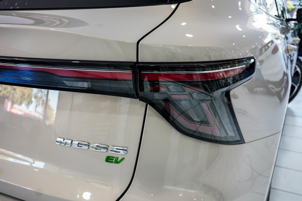 2026 MG MGS5 EV ZS3EM Essence 62 SUV Image 7