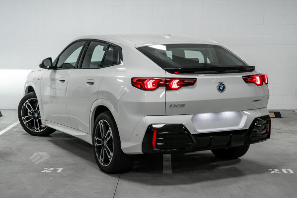 2024 BMW iX2 U10 xDrive30 M Sport SUV image 2