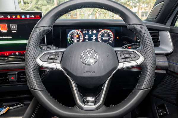 2026 Volkswagen Tayron R4 200TSI eHybrid R-Line SUV image 10