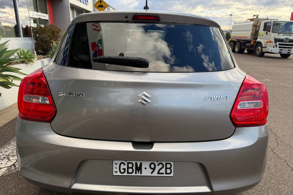 2022 Suzuki Swift AZ Series II GL Hatch Image 7