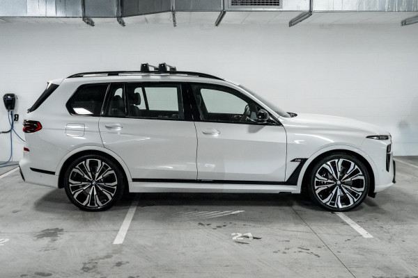 2025 BMW X7 G07 LCI M60i SUV image 3