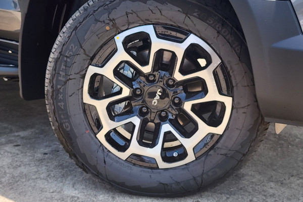 2025 MY24 JAC T9  Haven Ute Image 5