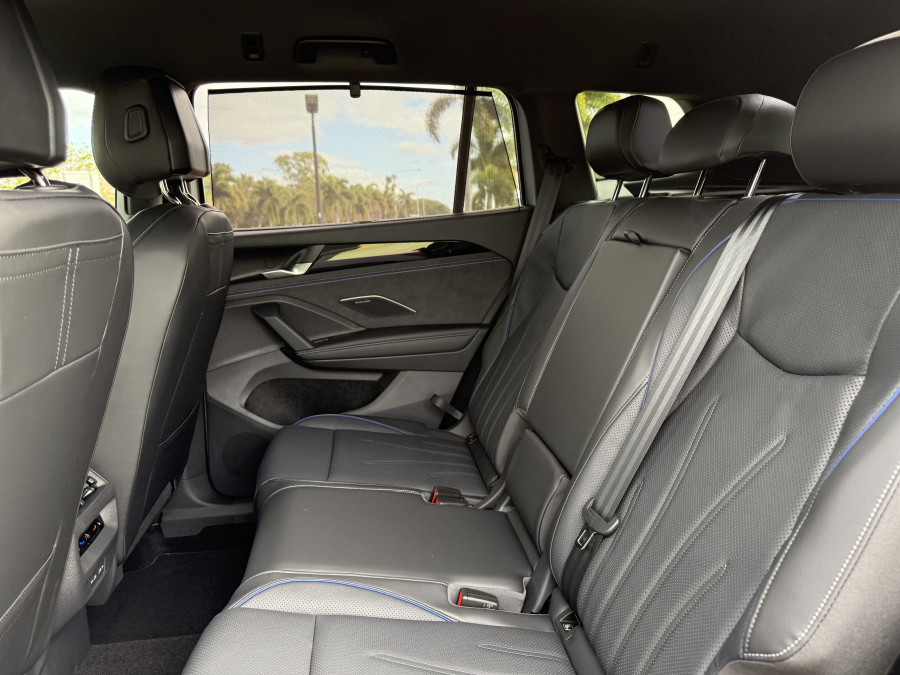 2026 Volkswagen Tayron R4 195TSI R-Line SUV Image 16