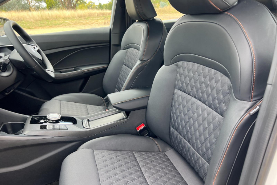 2025 MY24.5 MG MG3 ZP22 Essence Hybrid+ Hatch Image 11
