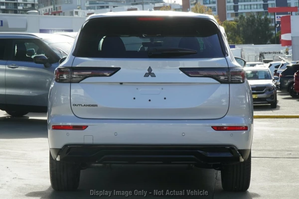 2026 Mitsubishi Outlander ZM Black Edition SUV Image 18
