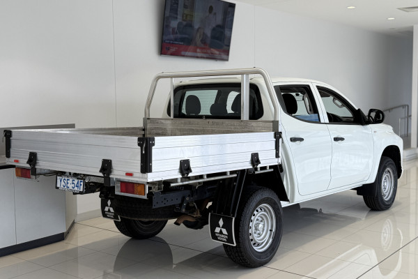2019 Mitsubishi Triton MR GLX ADAS Cab Chassis Image 5