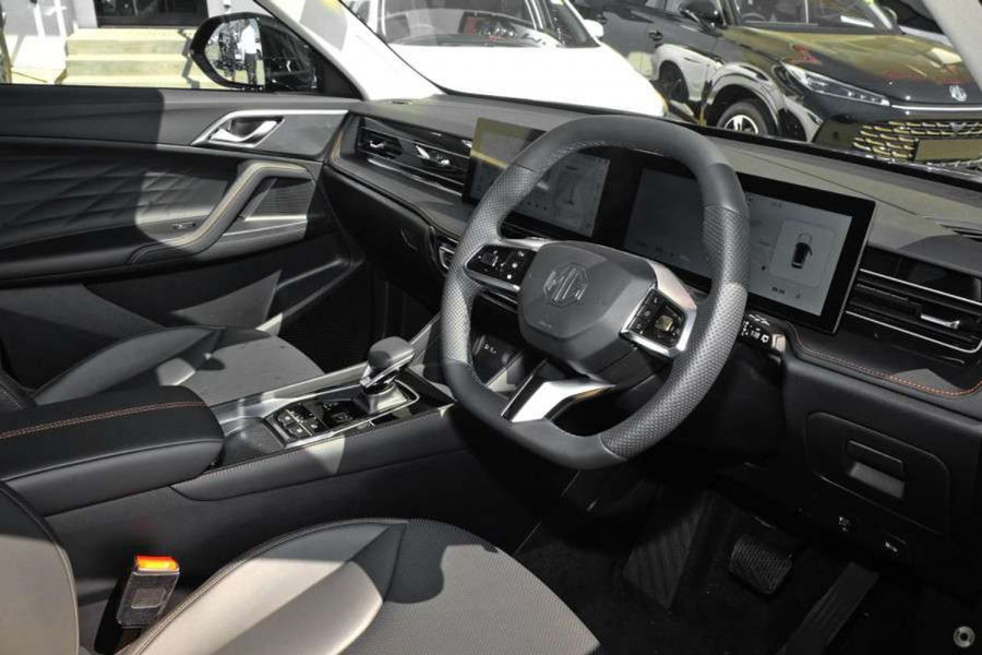 2025 MG HS AS33 Essence SUV Image 10