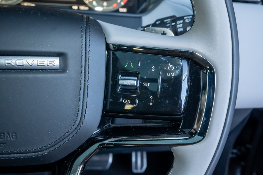 2026 Land Rover Range Rover Velar L560 P250 Dynamic SE SUV