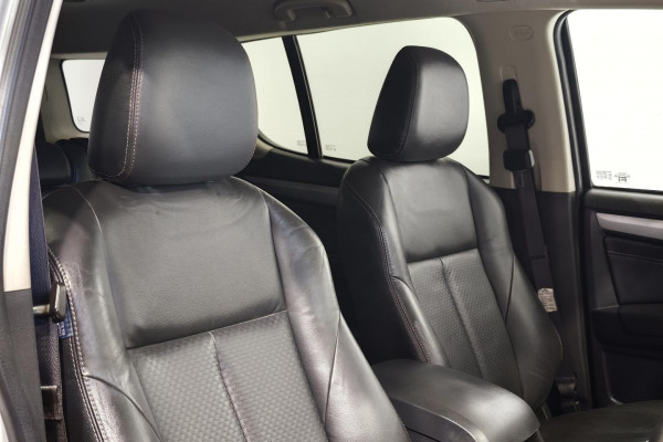2014 Isuzu MU-X LS-T SUV Image 6