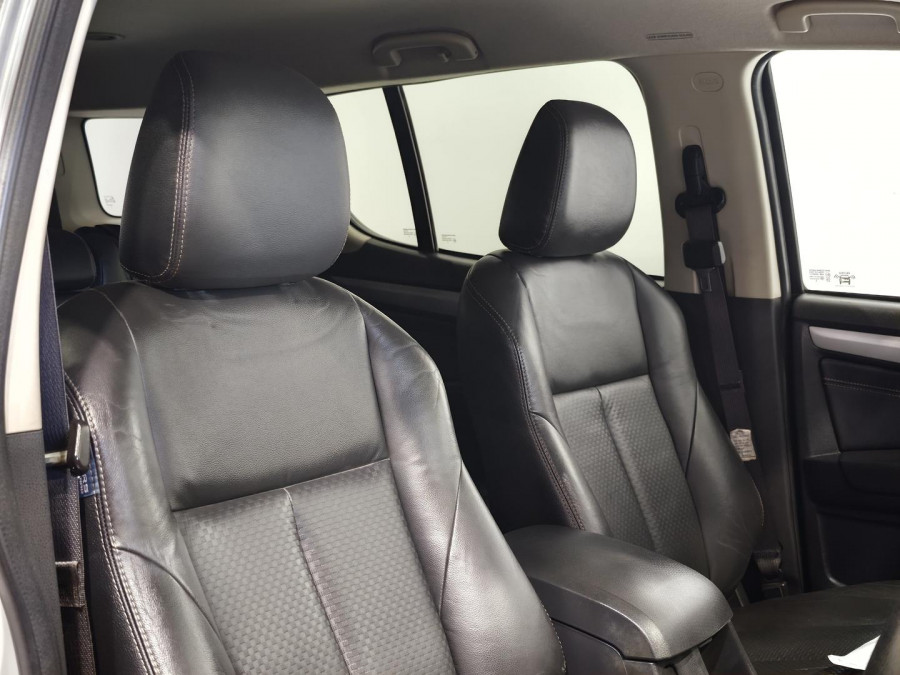 2014 Isuzu MU-X LS-T SUV Image 6