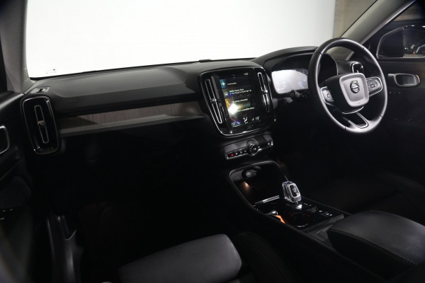 2020 Volvo XC40 XZ T4 Inscription SUV Image 13